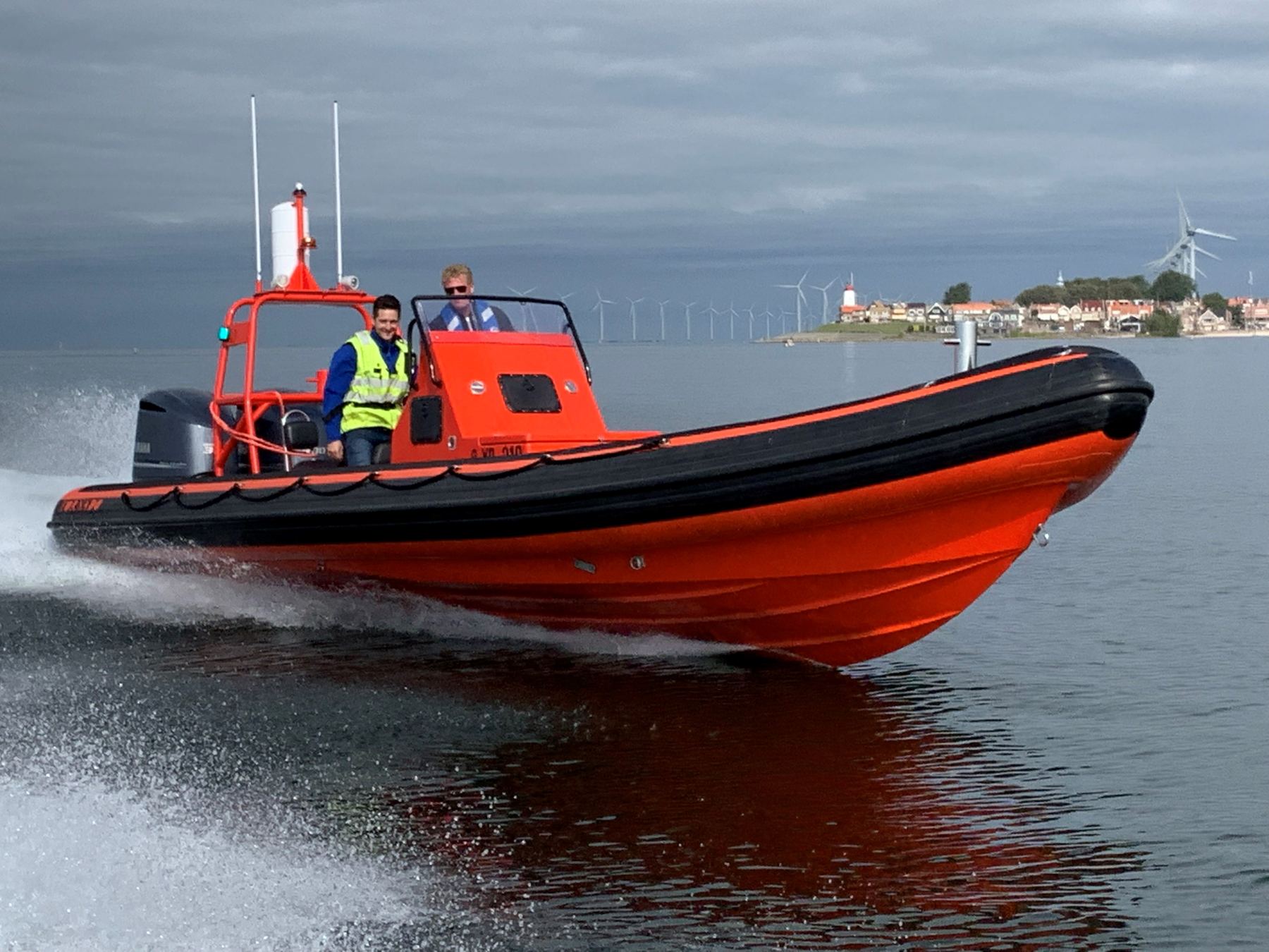 Tornado 7, workboat for rent